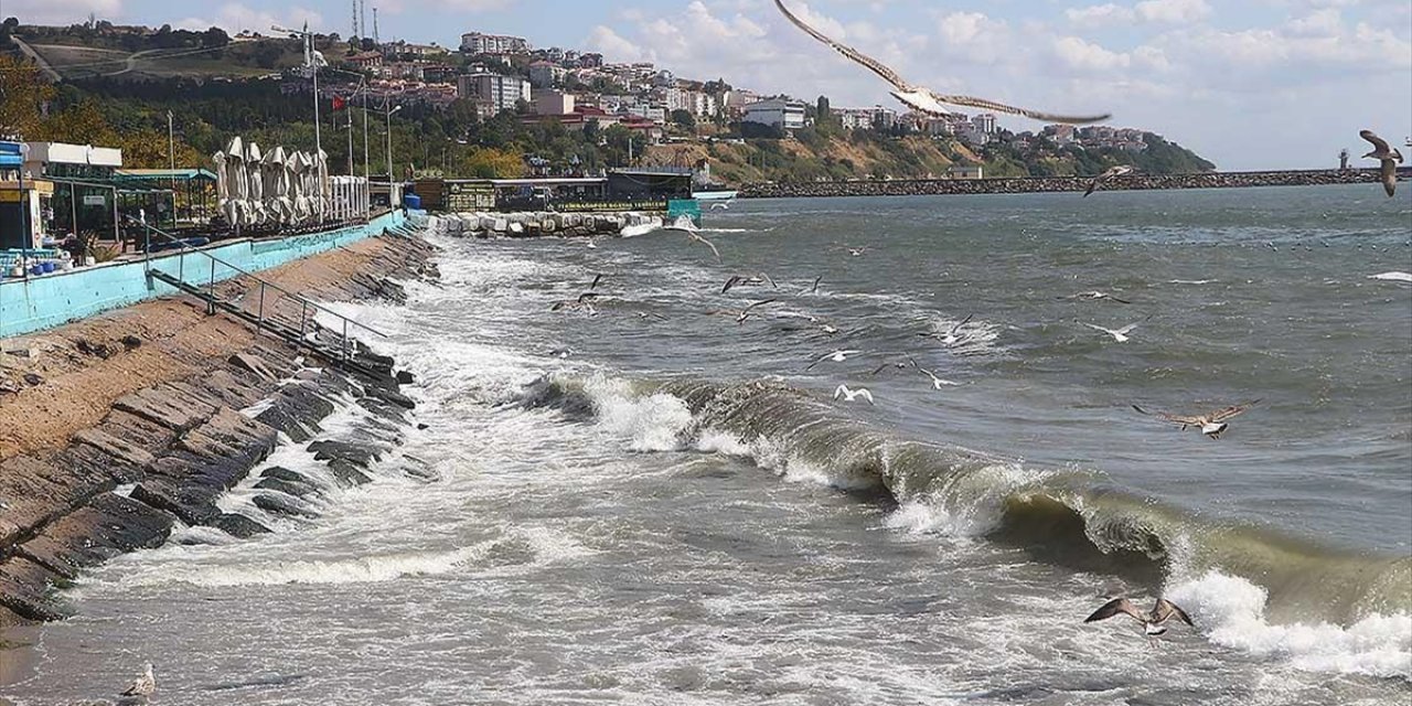 Marmara Denizi'nde ulaşıma poyraz engeli