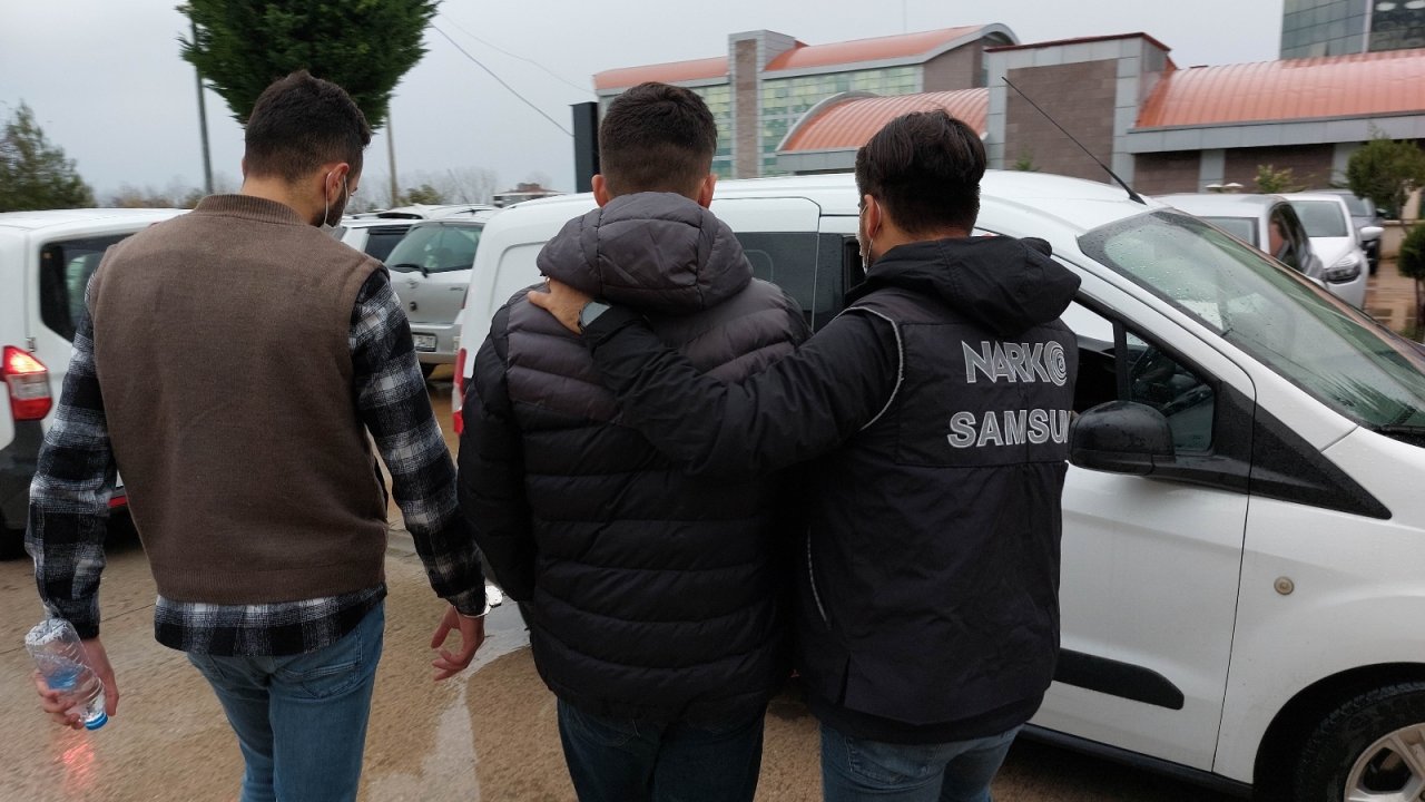 Samsun’da 4 kilo bonzaiyle yakalanan 2 kişi tutuklandı