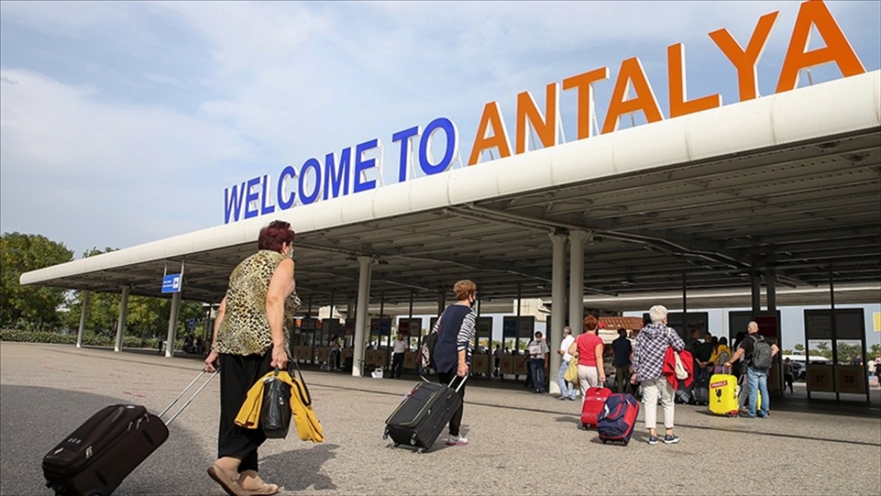 Antalya'ya en çok turist Almanya'dan geldi!