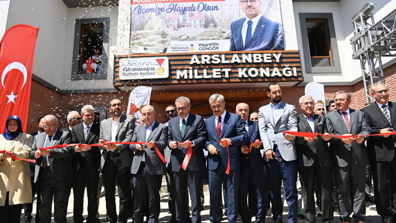 Göksun’da dev açılış! Millet Konağı ve Bahçesi ile Şehir Meydanı Açıldı!