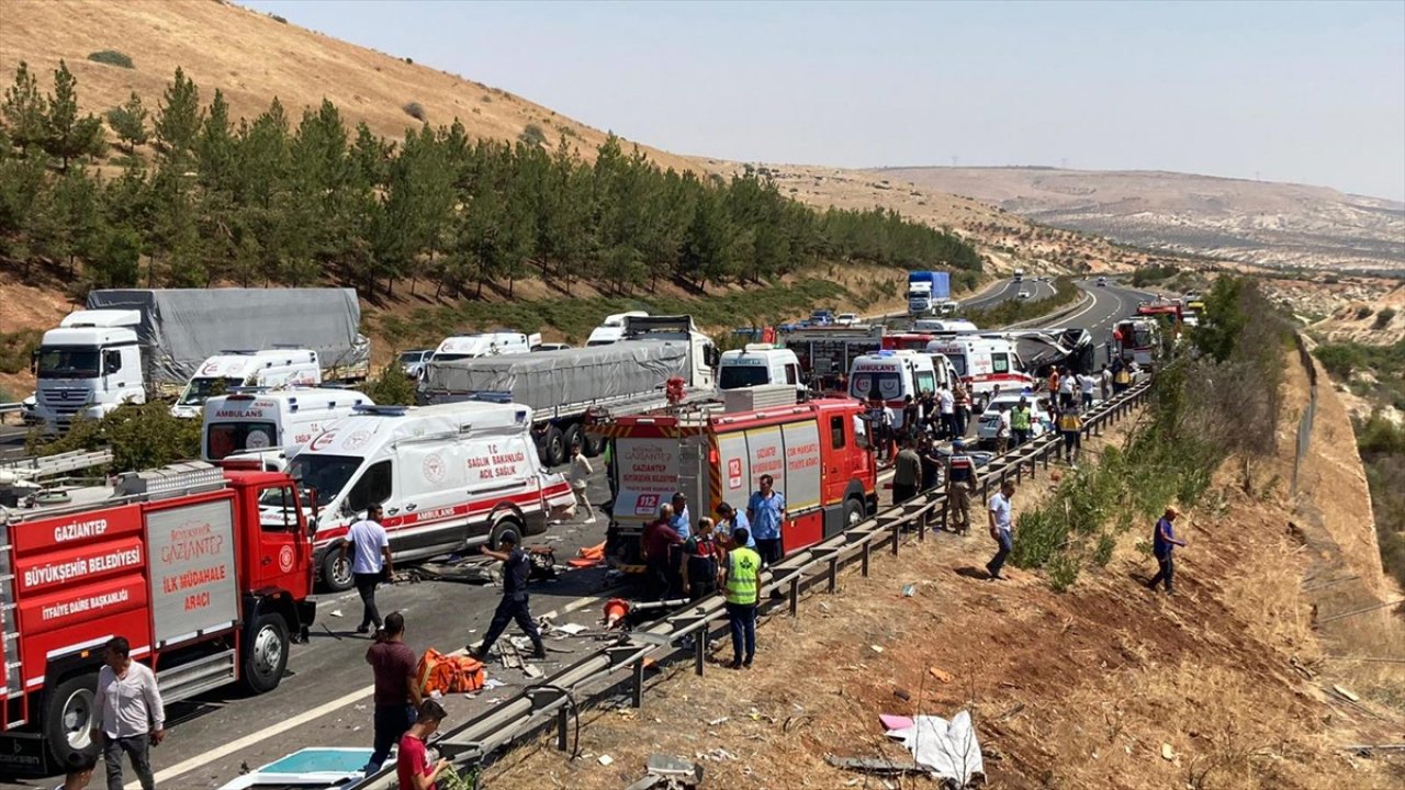 Gaziantep'teki trafik kazasında 15 kişi hayatını kaybetti!