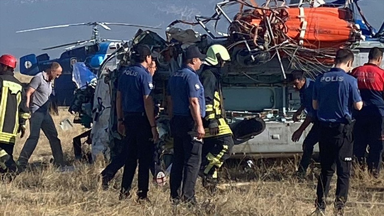 Denizli'de yangın söndürme helikopteri düştü!