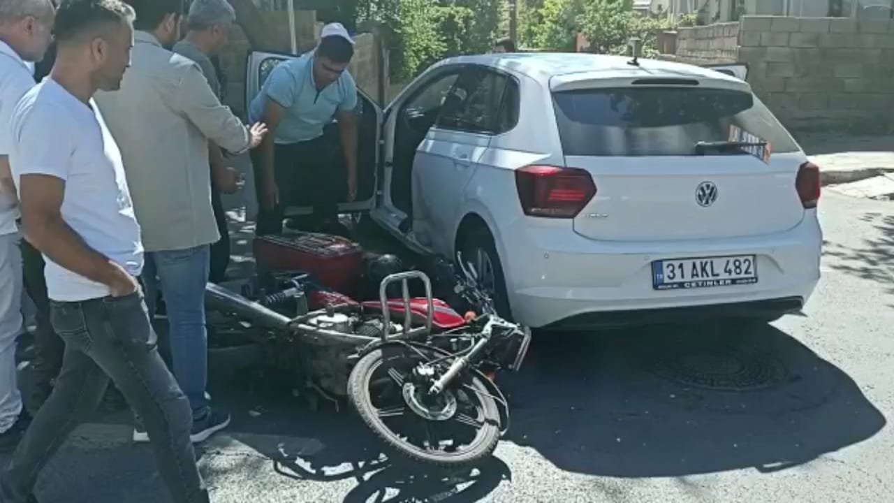 Kahramanmaraş’ta motosiklet ile otomobil çarpıştı!