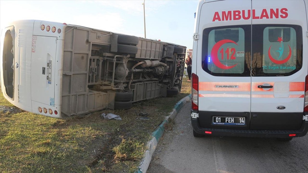 İşçi servisi devrildi, 15 kişi yaralandı!