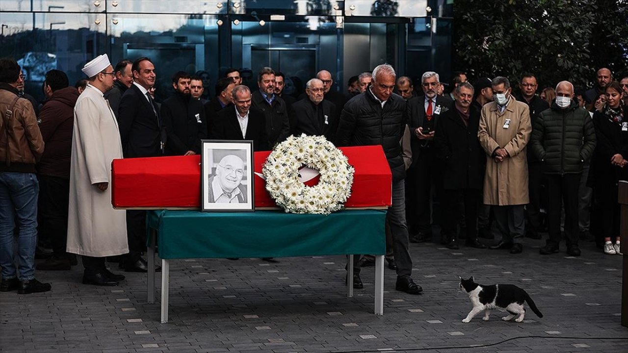 Vefat eden Hıncal Uluç için tören düzenlendi