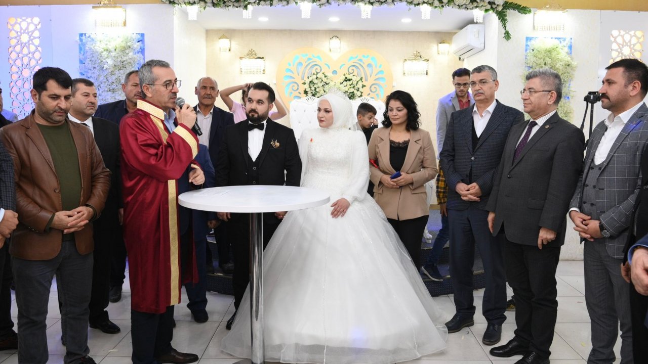 Başkan Güngör, genç Gazetecinin Nikah Törenine Katıldı