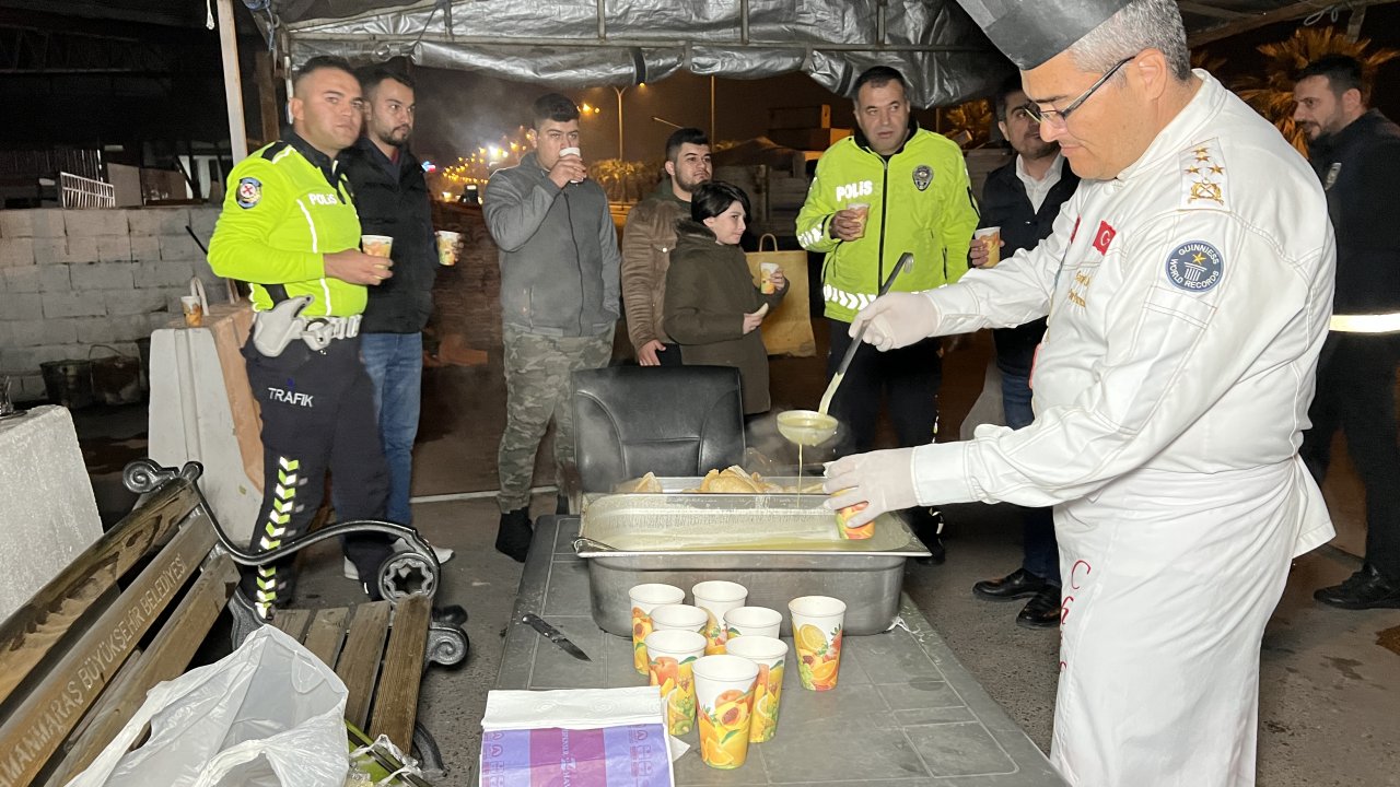 Kahramanmaraş’ta bir bardak sıcak çorba ile gönülleri fethetti