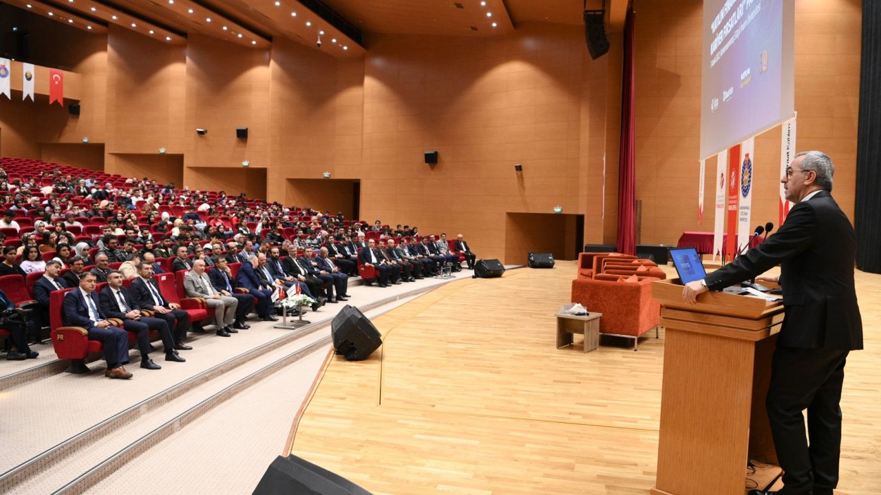 Başkan Güngör, Kariyer Fırsatları Panelinde Gençlere Seslendi!