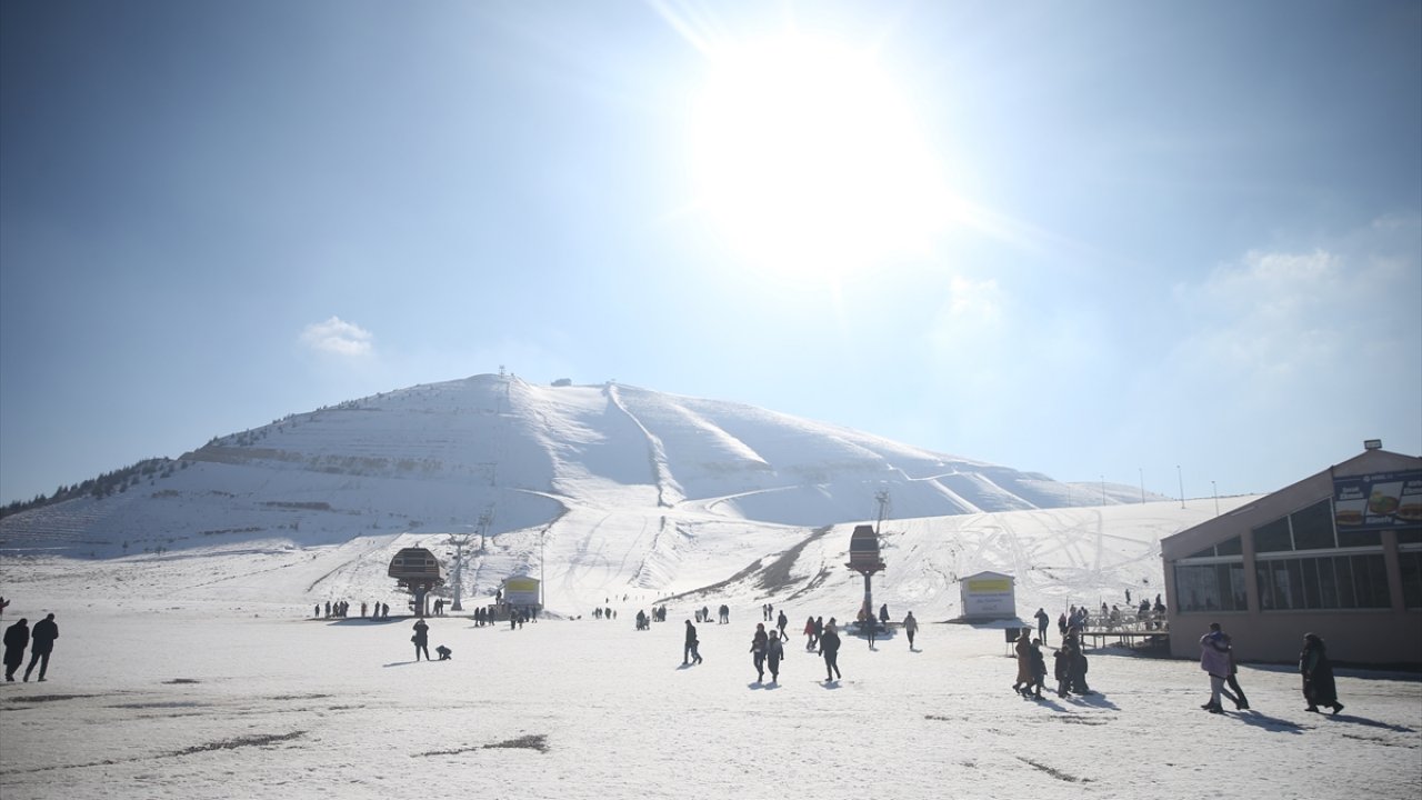 Kahramanmaraş Yedikuyular Kayak Merkezi öğrencileri ağırlıyor!