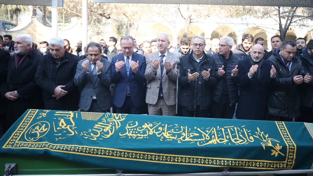 Kahramanmaraş’ta, eski vekilin ölü bulunan ağabeyi ve yengesi toprağa verildi!