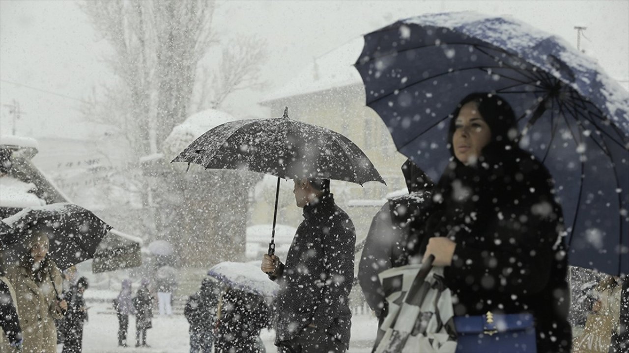 Meteorolojiden 14 il için kuvvetli kar uyarısı!