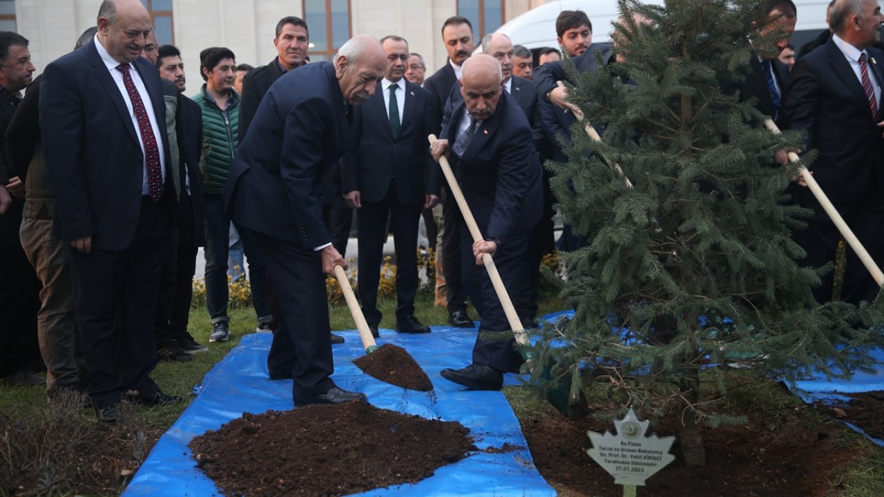 Tarım ve Orman Bakanı Kirişci, Kahramanmaraş'ta "Sektör Buluşması"na katıldı!