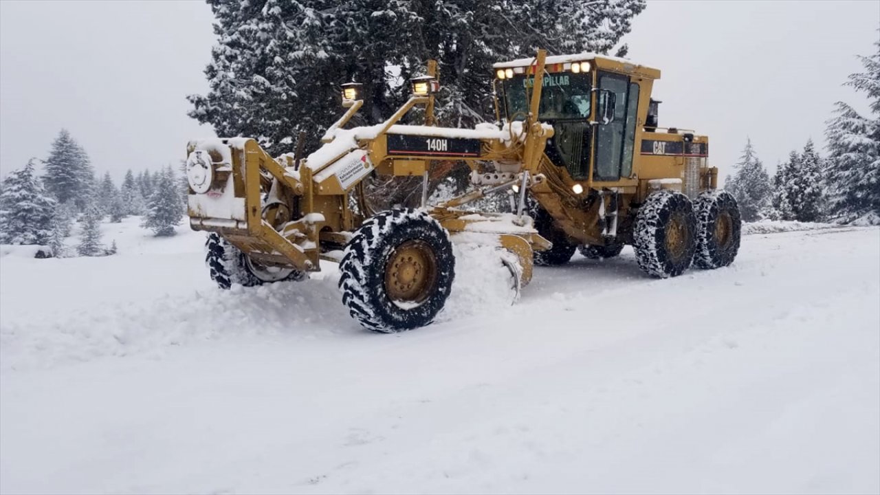 Kahramanmaraş'ta 219 mahallenin yolu ulaşıma açıldı!