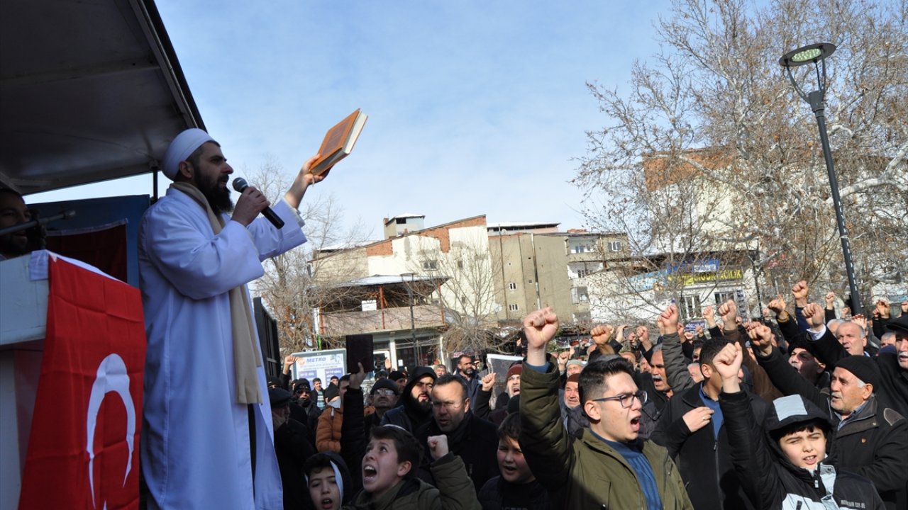 Kahramanmaraş'ta İsveç'te Kur'an-ı Kerim yakılmasına tepki!