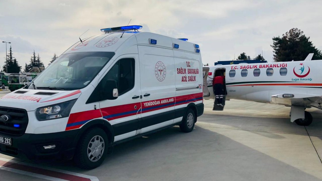 Deprem bölgesinde imamlar ezanı ambulanslardan okuyor