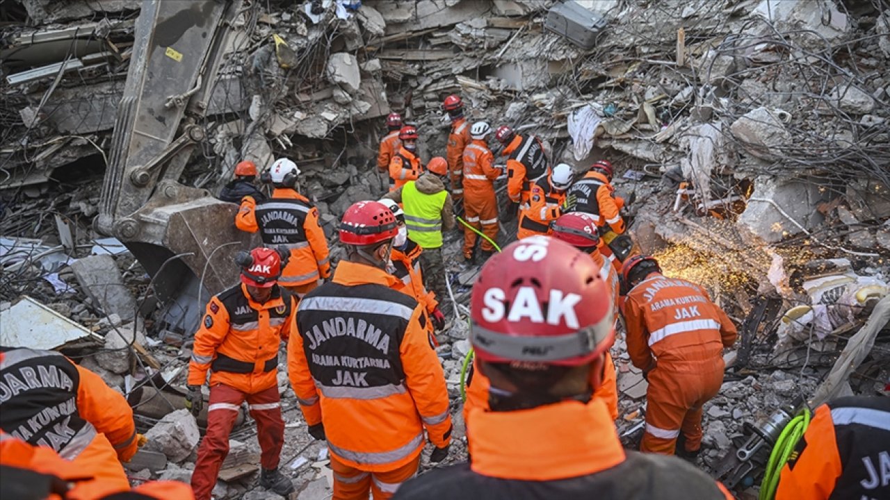 İç Anadolu'dan deprem bölgeleri için yardım seferberliği sürüyor