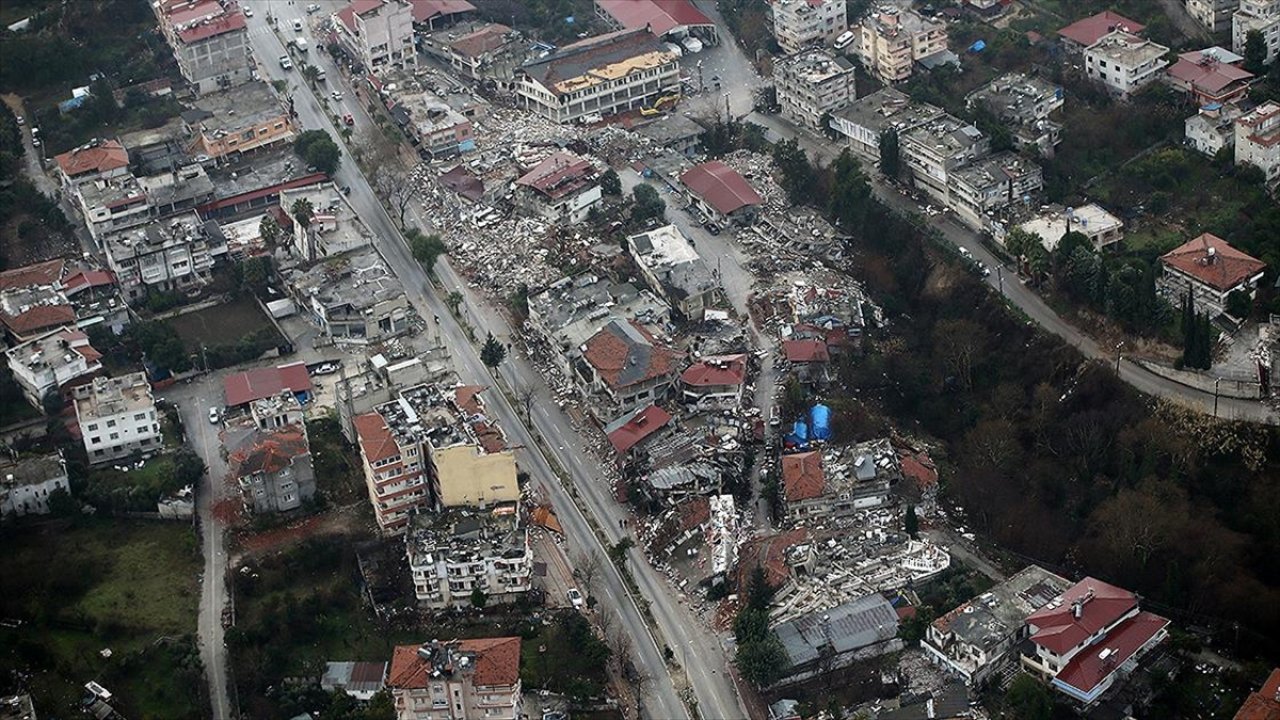 7 bin 242 artçı deprem yaşandı