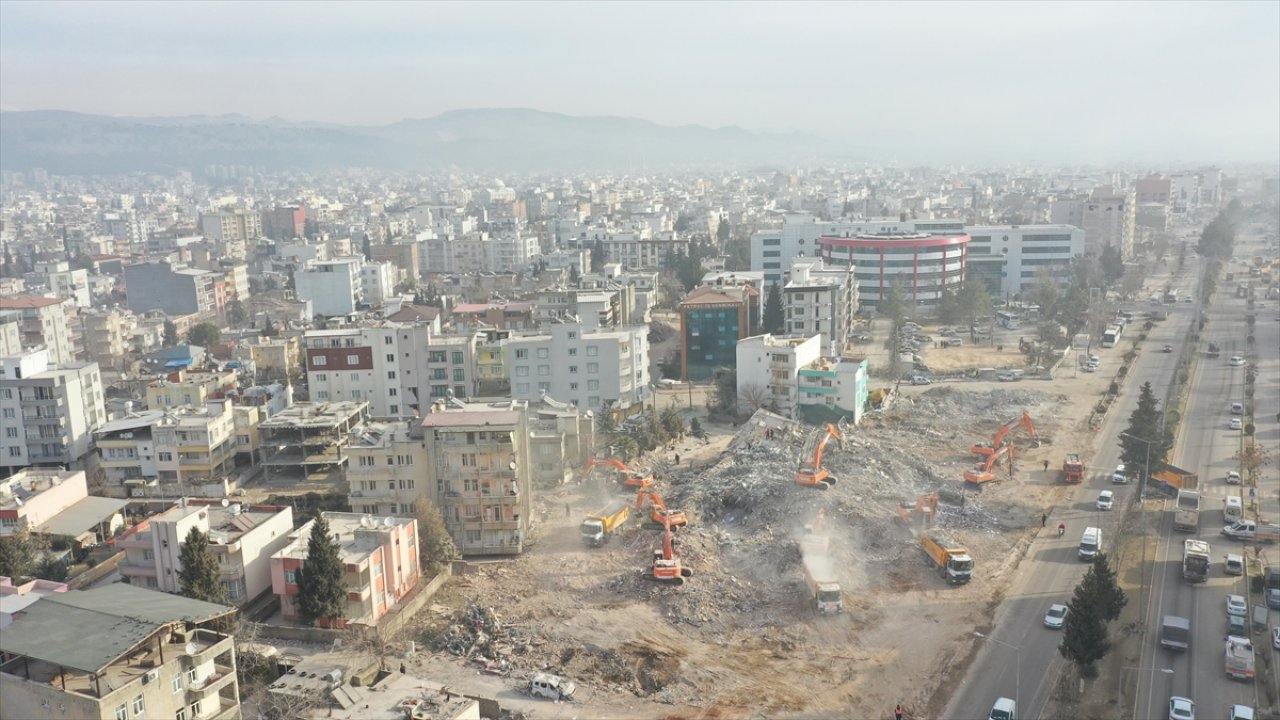 Olağanüstü hal kapsamında deprem bölgesindeki ekonomik hayata ilişkin düzenlemelere gidildi!