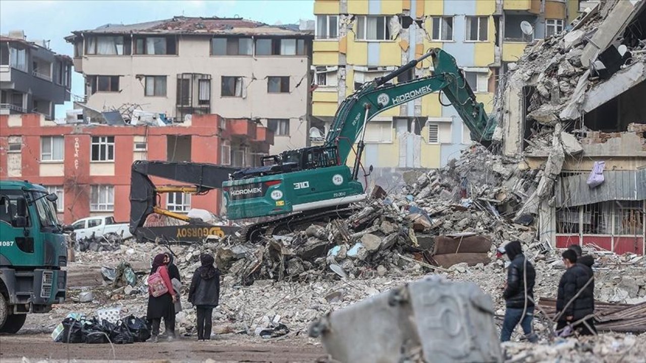 DSİ deprem bölgelerinden 2 milyon ton enkaz taşıdı!