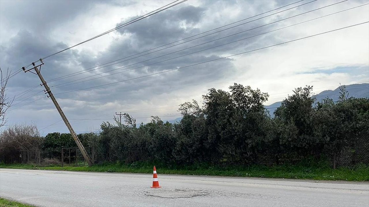 Meteorolojiden deprem bölgesinde kuvvetli rüzgar ve fırtına uyarısı!