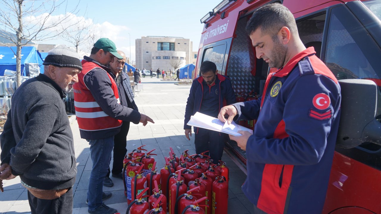 Kahramanmaraş’ta çadır kentlerde Yangına Karşı Önlem!