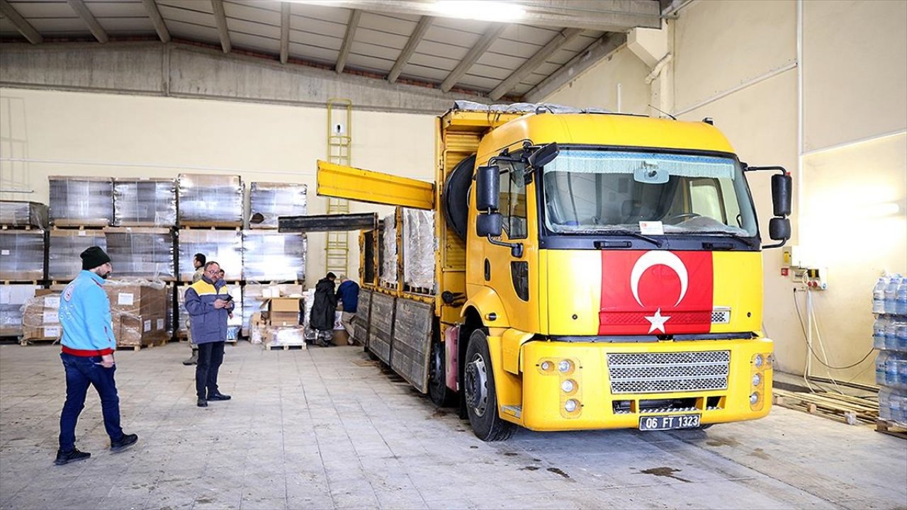 Kahramanmaraş'ta yaklaşık 3 bin tır yardım malzemesi afetzedelere ulaştırıldı!