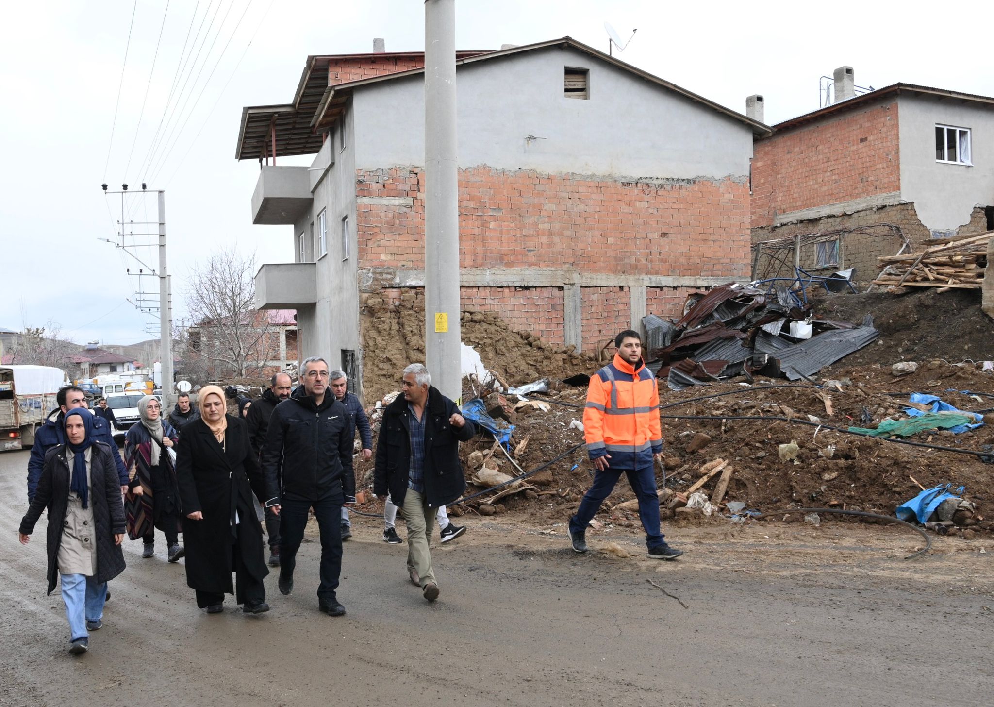 Hayrettin Güngör, Göksun’da Depremzedeleri Ziyaret Etti