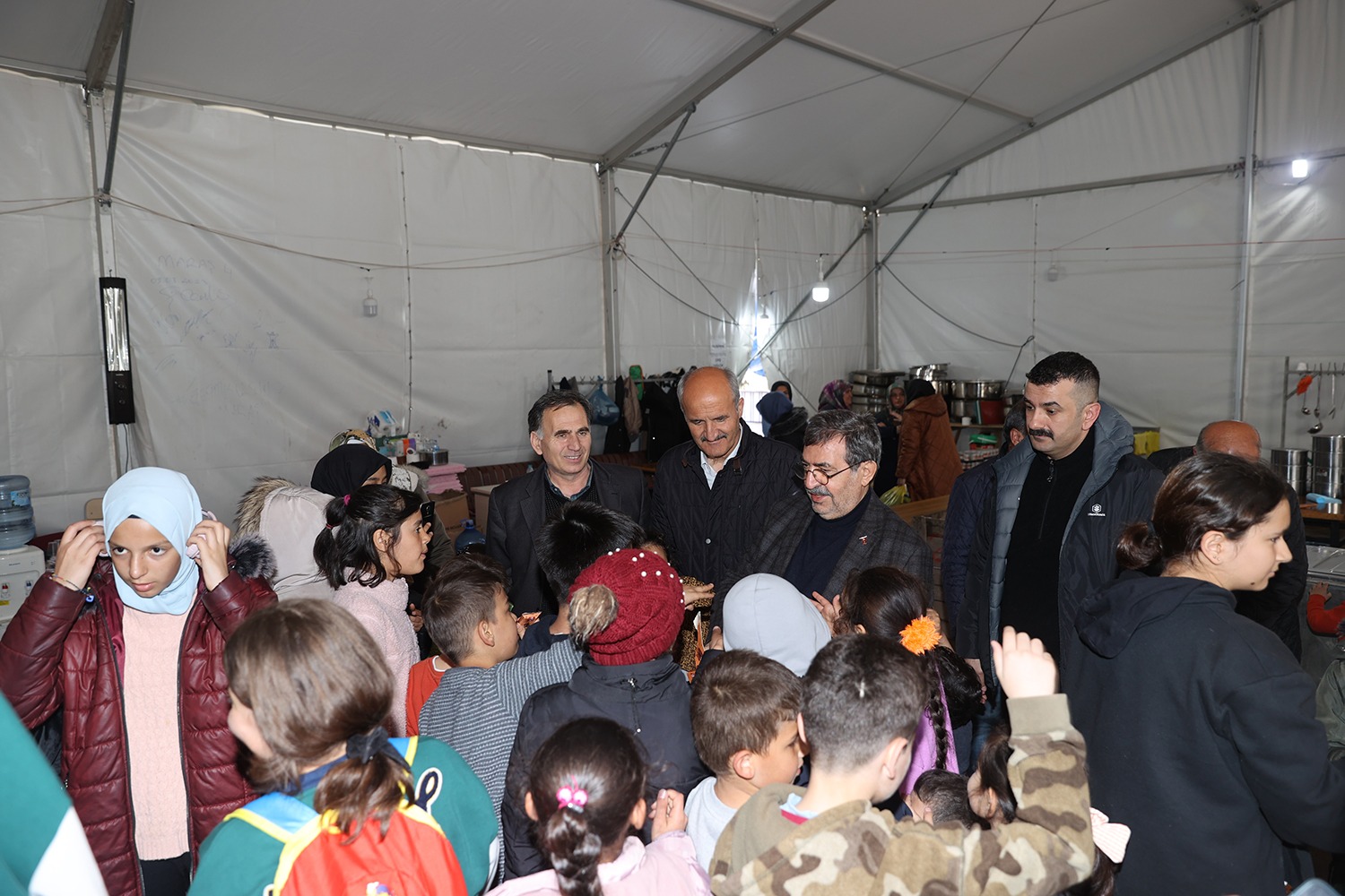 Dulkadiroğlu’nun dört bir yanında iftar çadırları kuruluyor