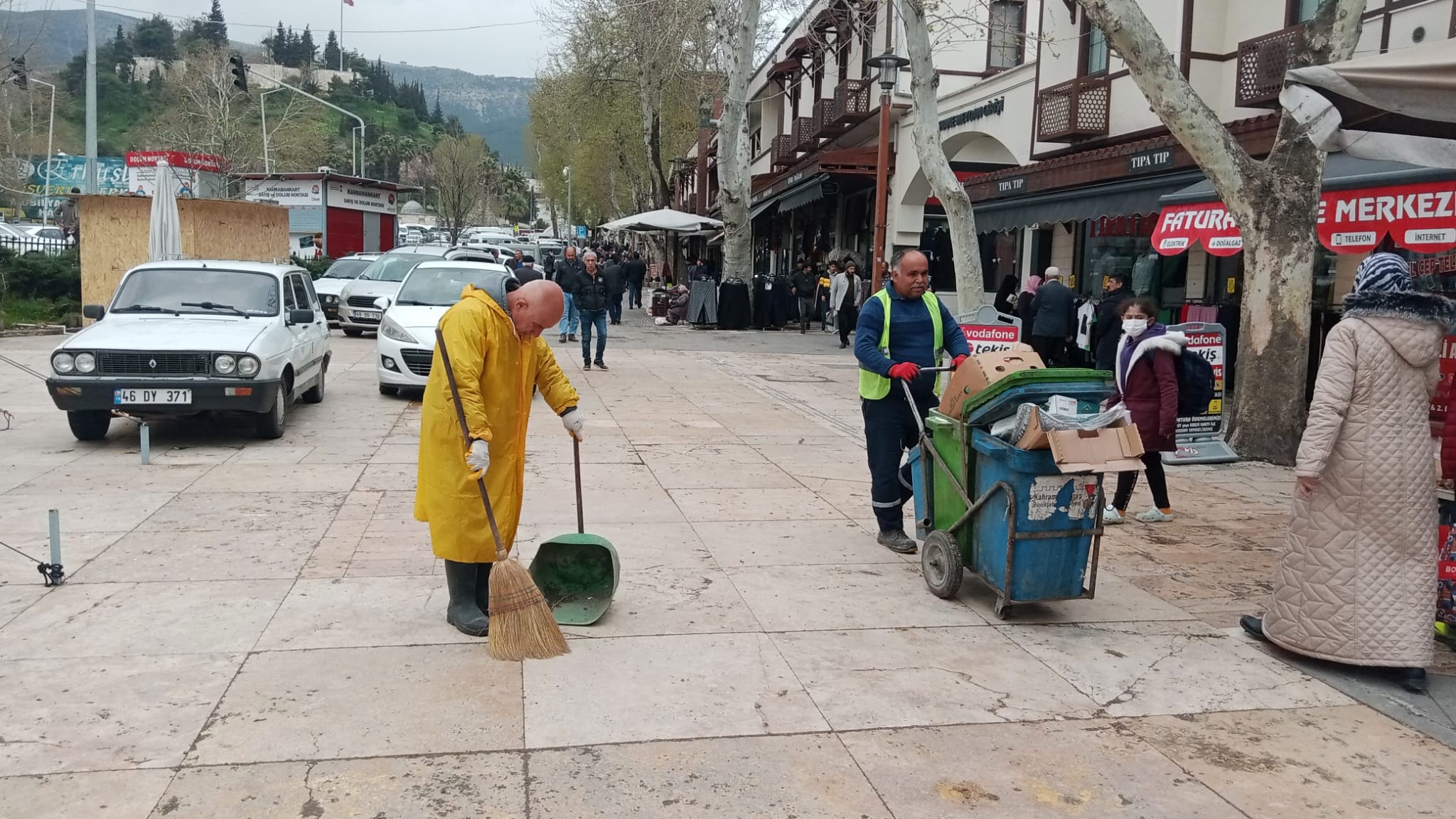 Kahramanmaraş Büyükşehir 982 Noktada Temizlik Çalışmalarını Sürdürüyor