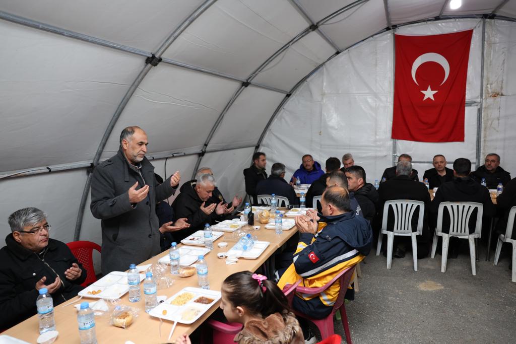 Başkan Güngör, Göksun’da Gönül Sofralarına Misafir Oldu