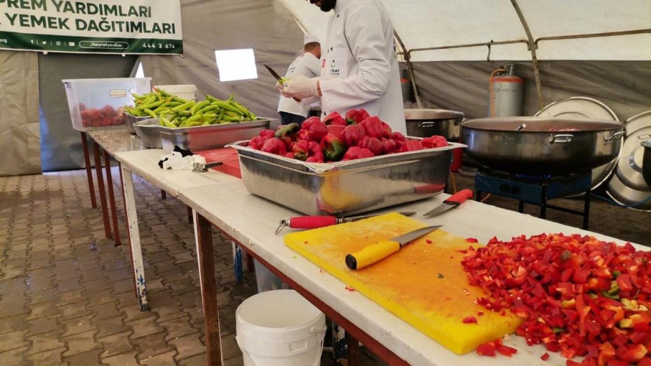 Hayrat İnsanı Yardım Vakfı depremzedeler için seferber oldu