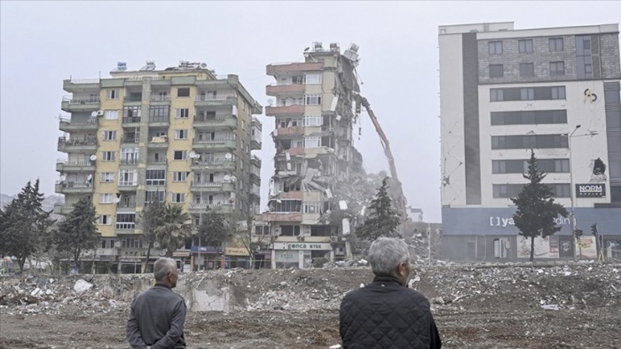 Kahramanmaraş'ta bina yıkım ve enkaz kaldırma çalışmaları 22 mahallede devam edecek