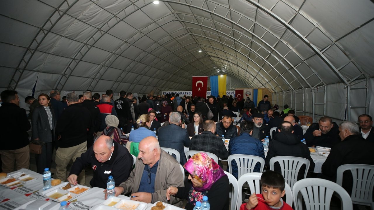 Ukrayna Kahramanmaraş'ta 1200 kişilik iftar verdi!