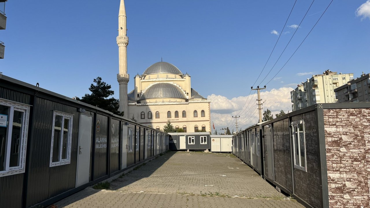 Kahramanmaraş’ta Geçici İş Yerleri Esnafa Teslim Edilmeye Devam Ediyor!