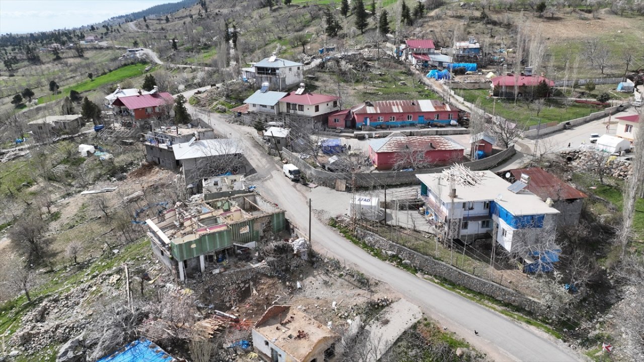 Kahramanmaraş Çağlayancerit'te 305 köy tipi afet evi inşa edilecek!