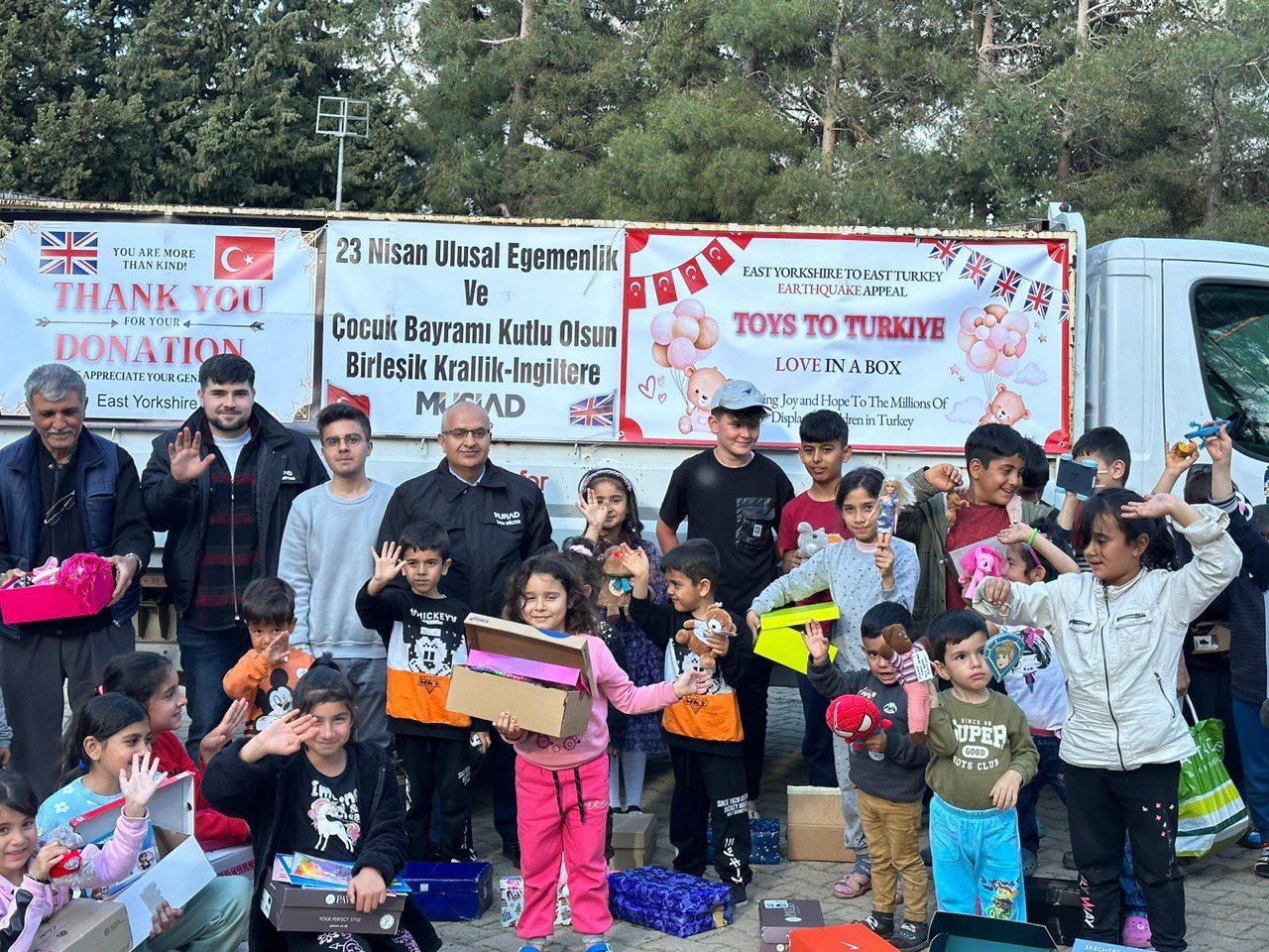 MÜSİAD Birleşik Krallık, Kahramanmaraş’ta çocukları sevindirdi!