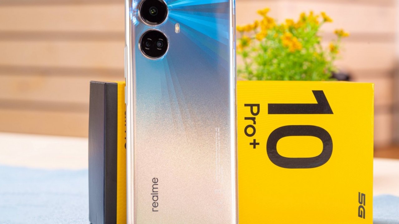 realme 10 Pro+, yeni "hiperuzay" tasarımıyla görücüye çıktı