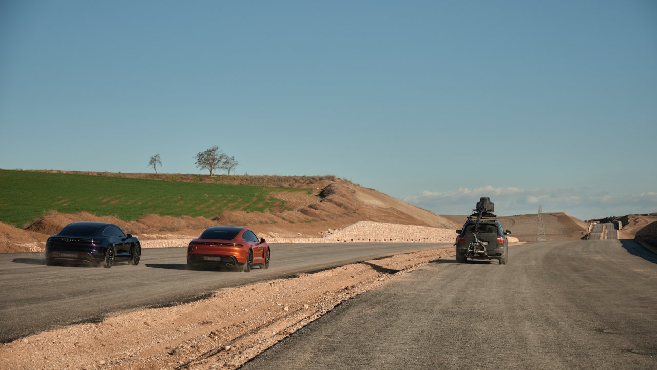 Bir dondurma ile Porsche Taycan kazanma şansı başladı!