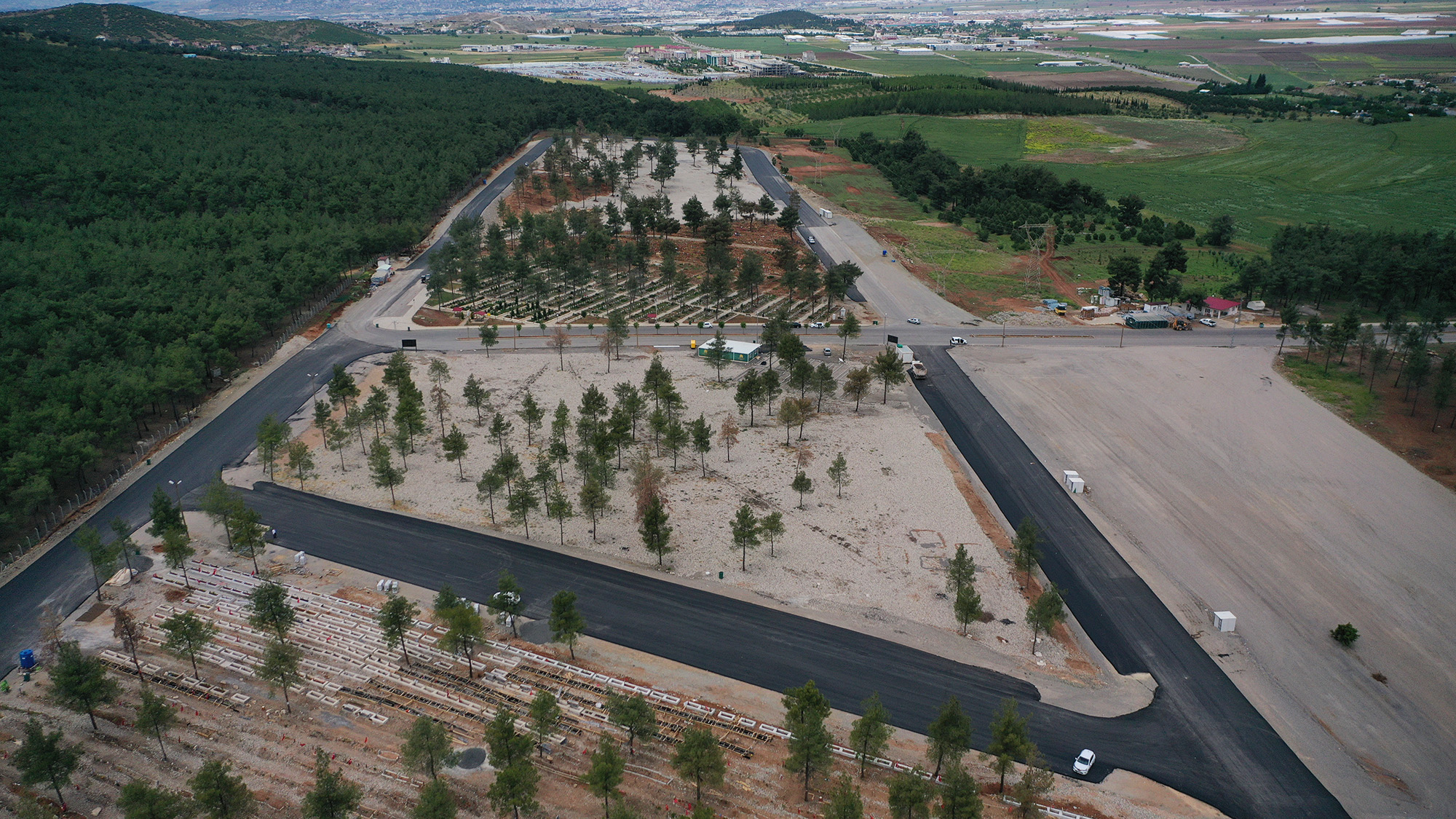 Kahramanmaraş Şehir Mezarlığının Bağlantı Yolu Yapıldı