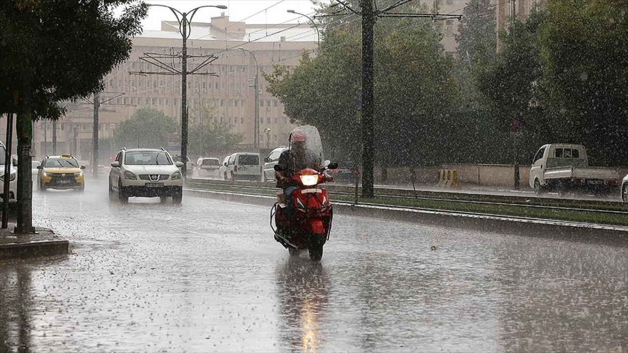 Meteoroloji'den kuvvetli sağanak uyarısı!