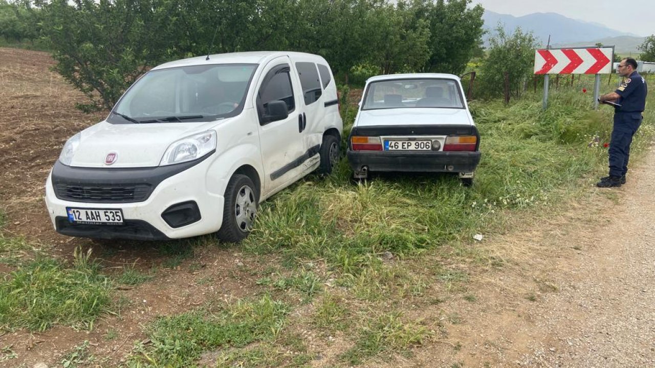 Kahramanmaraş’ta hafif ticari araç ile otomobil çarpıştı! 4 yaralı