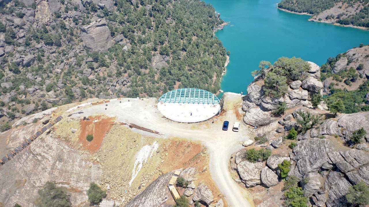 Kahramanmaraş turizmine ivme kazandıracak Ali Kayası cam terası Ağustos'ta açılıyor!