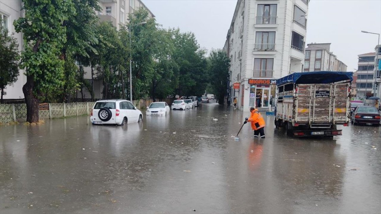 Trakya'da sağanak etkili oluyor