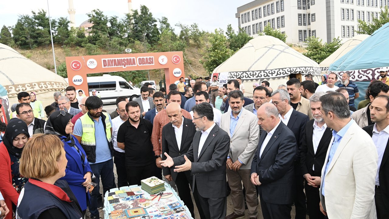 Bakan Yumaklı ve Başkan Güngör’den Dayanışma Obası’nda Bayram Ziyareti