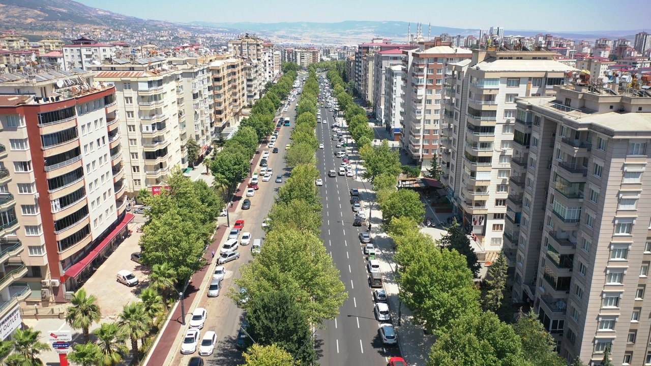 Kahramanmaraş’ta Binevler Cadde Yenileme Projesinde Asfalta Geçildi!