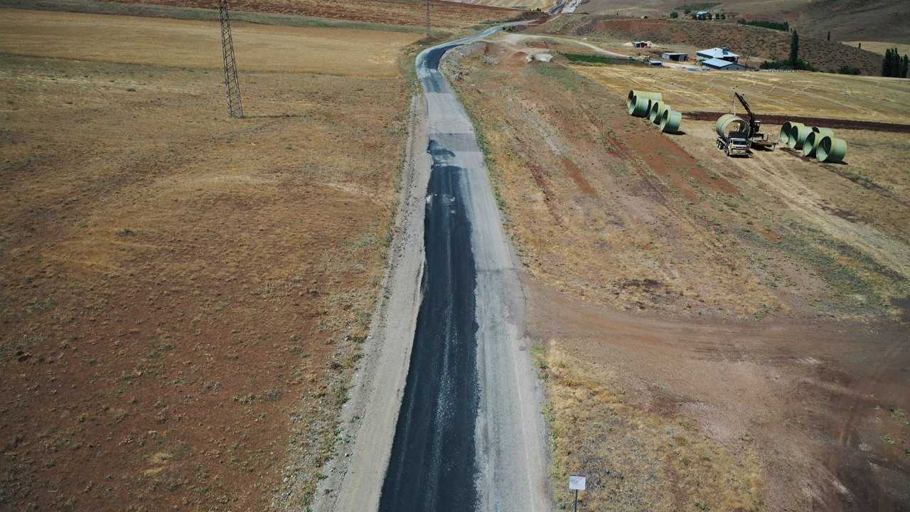 Afşin’de Kırsal Mahallelerin Yolları yenileniyor!