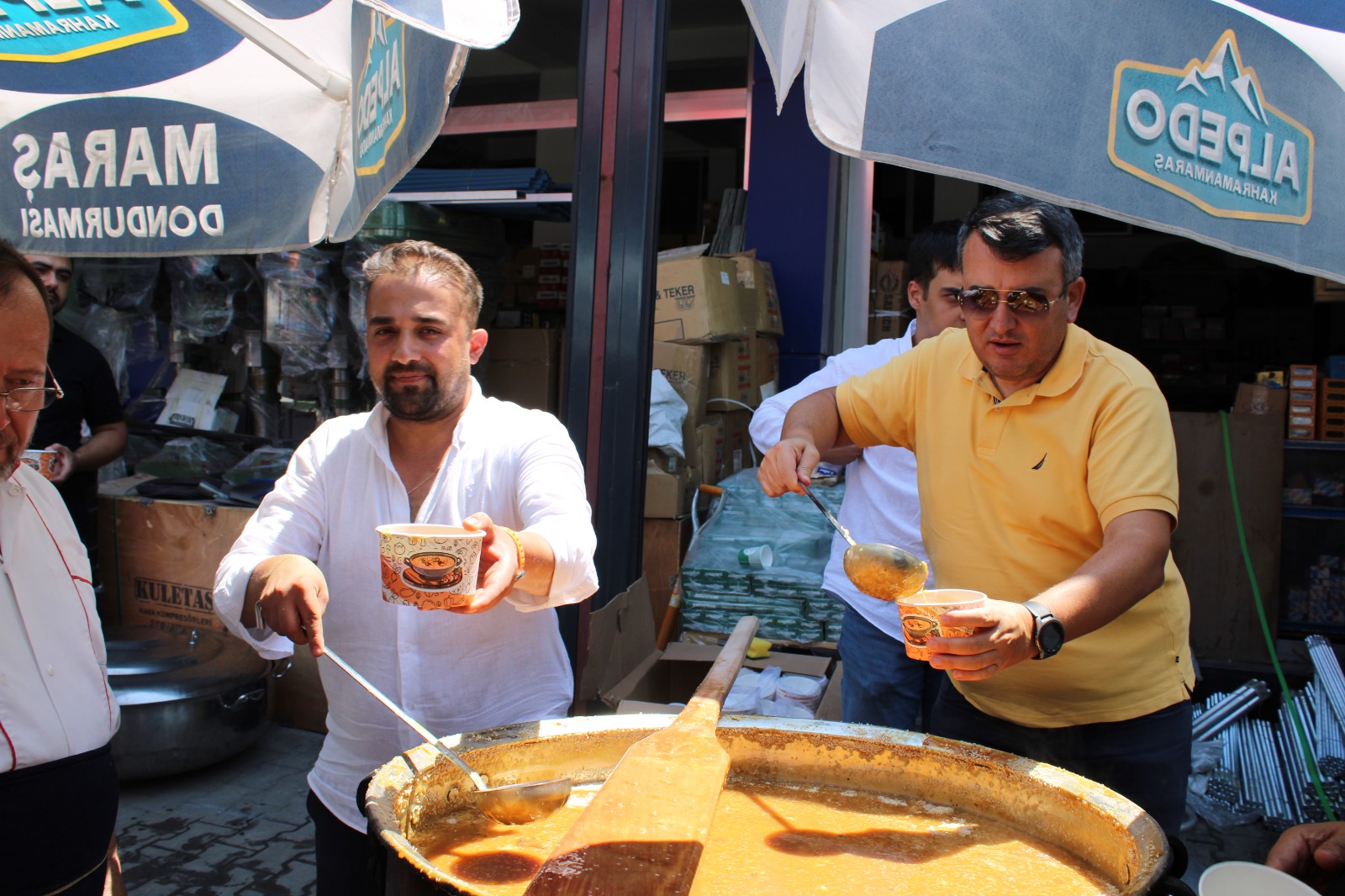 Kaptanoğlu Civata Aşure Geleneğini Devam Ettirdi!