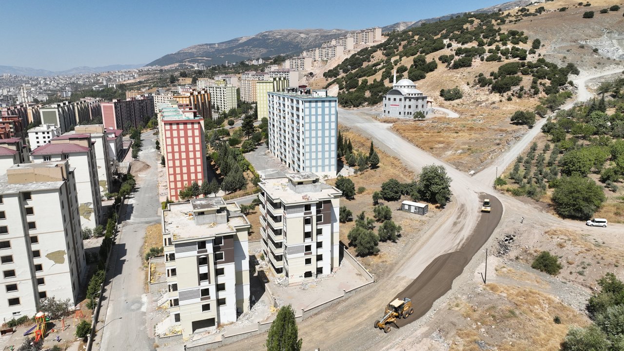 Kahramanmaraş’ta Yıldızevler için asfalt çalışması!