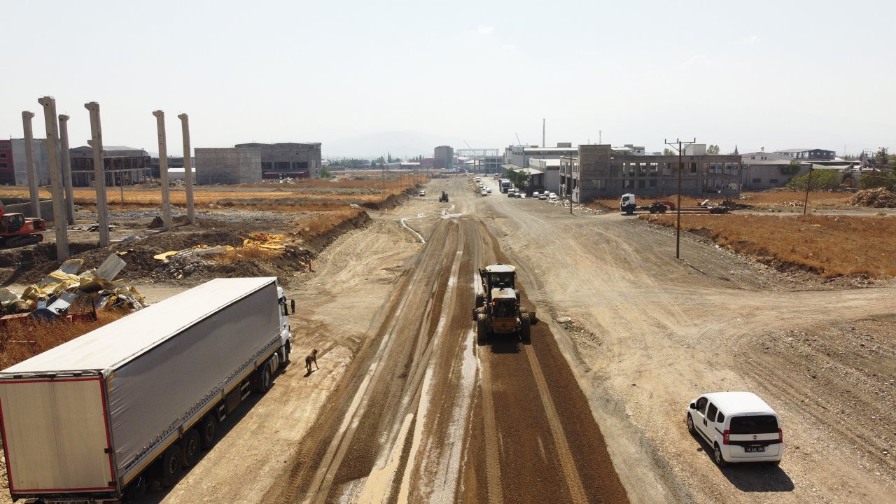 Kahramanmaraş sanayi sitesine otoban gibi yol!