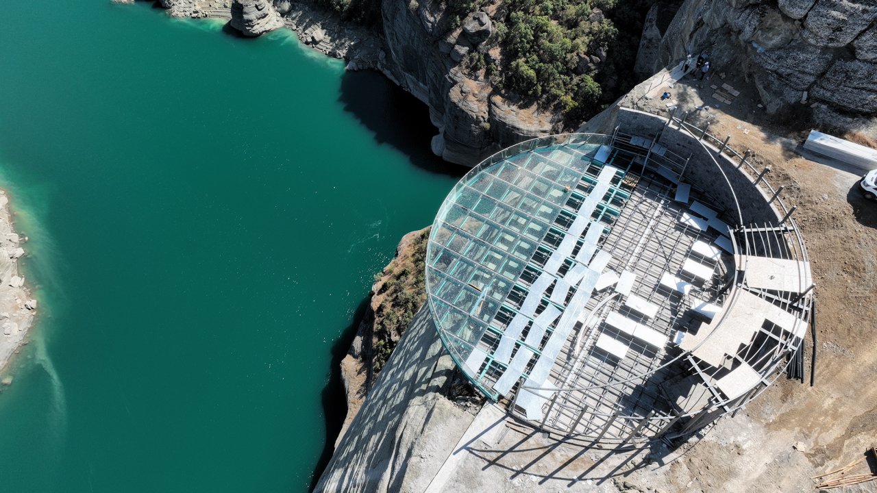 Kahramanmaraş’ta Ali Kayası Cam Teras ve Turizm Tesisleri’nde sona yaklaşıldı!